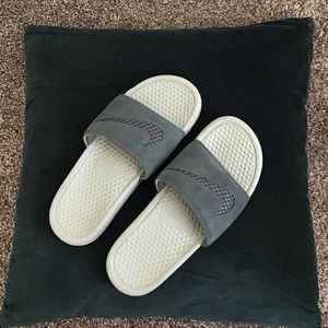 Nike Slides Green with Mesh